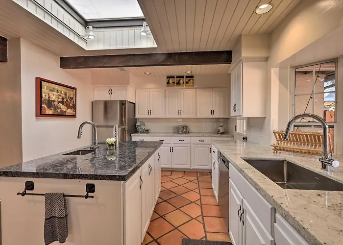 Hot Tub & Fire Pit: Oasis! Holiday home Sedona