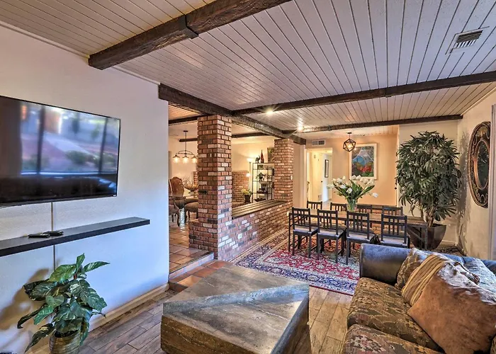 Hot Tub & Fire Pit: Oasis!